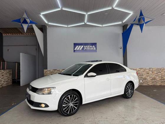 VOLKSWAGEN JETTA 2.0 TSI HIGHLINE 200CV GASOLINA 4P TIPTRONIC VOLKSWAGEN JETTA 2.0 TSI HIGHLINE 200CV GASOLINA 4P TIPTRONIC